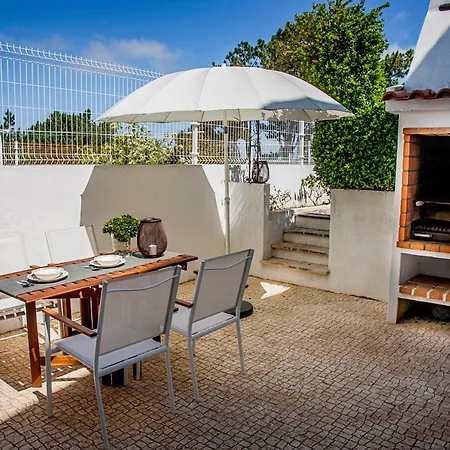Lovely House With Shared Swimming Pool And Garden Ericeira