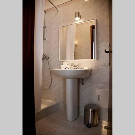 Lovely House With Shared Swimming Pool And Garden Holiday home *