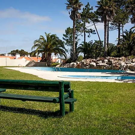 Lovely House With Shared Swimming Pool And Garden Holiday home